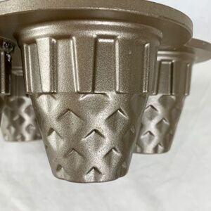 Nordic Ware Ice Cream Cone Cupcake Pan Non Stick USA 4.5 Cups 6 Cakes Baking
